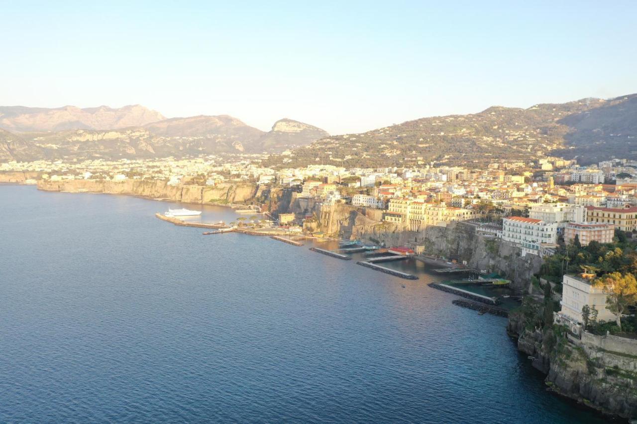 Historic Center Apartments Sorrento Esterno foto